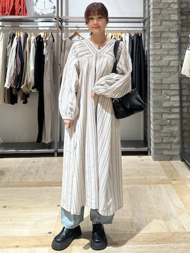 「LEPSIM（レプシィム）のフラップボディバッグ　574895（ショルダーバッグ、ブラック系）」を使った、しおりんさん（レディース・165cm）の春コーディネート