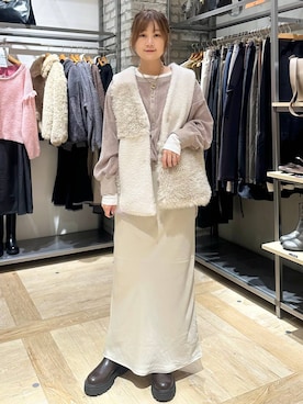 「アイテム（ベスト）」を使った、しおりんさん（レディース・165cm・30代）の秋コーディネート