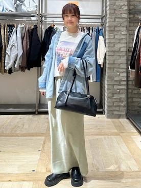 「LEPSIM（レプシィム）のロングハンドルボストン　579910（ボストンバッグ、ブラック系）」を使った、しおりんさん（レディース・165cm）の春コーディネート