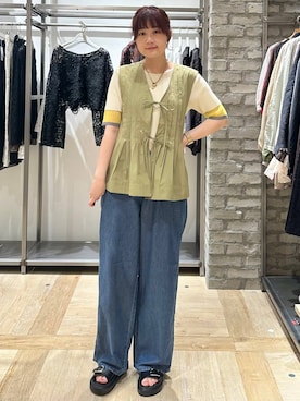 「LEPSIM（レプシィム）のスースーデニムストレートパンツ　637621（デニムパンツ、ブルー系）」を使った、しおりんさん（レディース・165cm）の春コーディネート