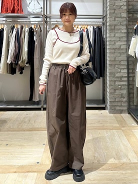 「LEPSIM（レプシィム）のフラップボディバッグ　574895（ショルダーバッグ、ブラック系）」を使った、しおりんさん（レディース・165cm）の春コーディネート