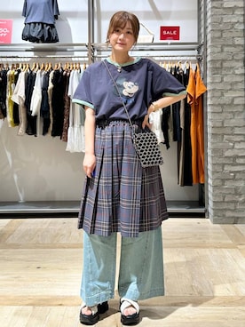 「LEPSIM（レプシィム）のイージーバギーデニム　290477（デニムパンツ）」を使った、しおりんさん（レディース・165cm）の夏コーディネート