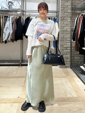 「LEPSIM（レプシィム）のロングハンドルボストン　579910（ボストンバッグ、ブラック系）」を使った、しおりんさん（レディース・165cm）の春コーディネート