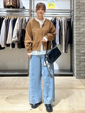 「LEPSIM（レプシィム）のイージーバギーデニム　290477（デニムパンツ）」を使った、しおりんさん（レディース・165cm）の秋コーディネート