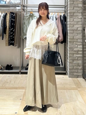 「LEPSIM（レプシィム）のチャーム付きソフトボストン　634220（ボストンバッグ、ブラック系）」を使った、しおりんさん（レディース・165cm）の春コーディネート