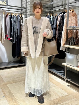 「アイテム（ムートンコート）」を使った、しおりんさん（レディース・165cm・30代）の秋コーディネート