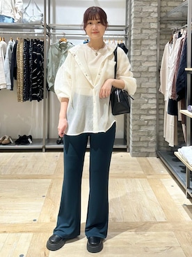 「LEPSIM（レプシィム）のロングハンドルボストン　579910（ボストンバッグ、ブラック系）」を使った、しおりんさん（レディース・165cm）の春コーディネート