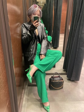 「CHARLES & KEITH（チャールズ & キース）のクロックエフェクト チェーンリンクトップハンドル / Croc-Effect Chain-Link Top Handle Bag（ハンドバッグ、ブラック系）」を使った、mi桜さん（レディース・153cm）の春コーディネート