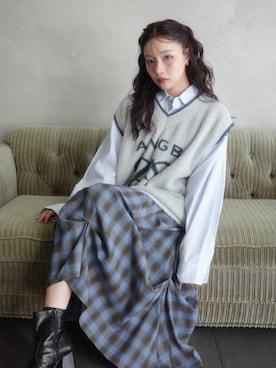 「アイテム（ベスト）」を使った、村瀬紗英さん（レディース・159cm）の秋コーディネート