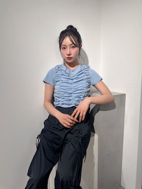 「アイテム（カーゴパンツ）」を使った、村瀬紗英さん（レディース・159cm）の秋コーディネート