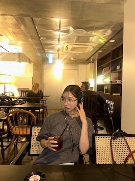 「ANDGEEBEE（アンジービー）のアイテム（Tシャツ/カットソー）」を使った、村瀬紗英さん（レディース・159cm）の秋コーディネート