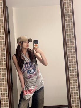 DIESELのタンクトップ（グレー系）を使った人気ファッション