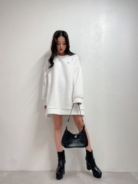 「ANDGEEBEE（アンジービー）のアイテム（シューズ）」を使った、村瀬紗英さん（レディース・159cm）の秋コーディネート