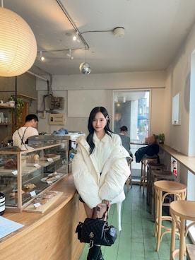 「アイテム（ダウンジャケット/コート）」を使った、村瀬紗英さん（レディース・159cm）の春コーディネート