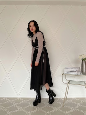 「ANDGEEBEE（アンジービー）のアイテム（シューズ）」を使った、村瀬紗英さん（レディース・159cm）の秋コーディネート