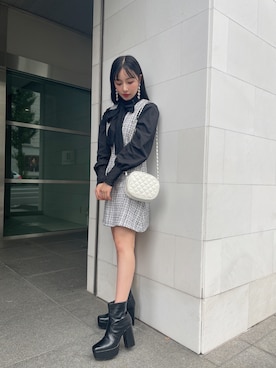 「ANDGEEBEE（アンジービー）のアイテム（シューズ）」を使った、村瀬紗英さん（レディース・159cm）の秋コーディネート