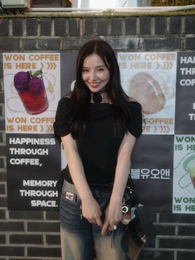 「アイテム（Tシャツ/カットソー、ブラック系）」を使った、村瀬紗英さん（レディース・159cm）の秋コーディネート