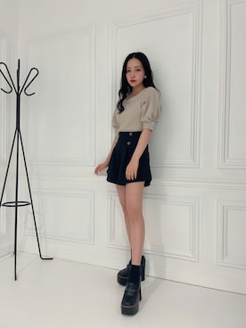 「ANDGEEBEE（アンジービー）のアイテム（パンツ）」を使った、村瀬紗英さん（レディース・159cm）の秋コーディネート