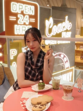 「アイテム（その他トップス）」を使った、村瀬紗英さん（レディース・159cm）の秋コーディネート