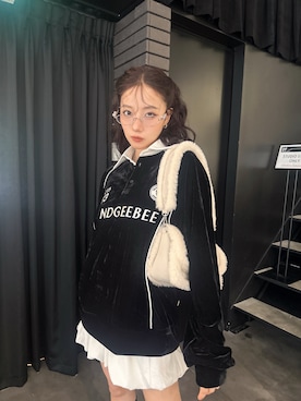 「アイテム（その他トップス）」を使った、村瀬紗英さん（レディース・159cm）の秋コーディネート