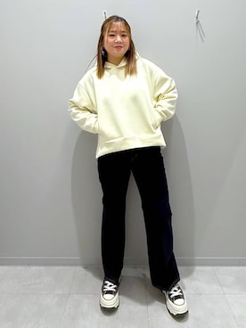 「家族旅行」｜「アイテム（パンツ）」を使った、rumi.さん（レディース・160cm）の冬コーディネート