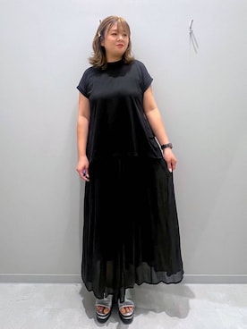 「アイテム（バレッタ/ヘアクリップ、イエロー系）」を使った、rumi.さん（レディース・160cm）の夏コーディネート