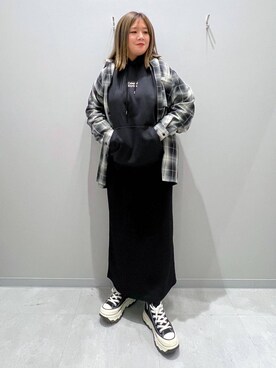 「家族旅行」｜「アイテム（スカート）」を使った、rumi.さん（レディース・160cm）の秋コーディネート