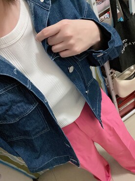 「GU（ジーユー）のアイテム（Tシャツ/カットソー、ホワイト系）」を使った、완의정さん（レディース・165cm）の春コーディネート