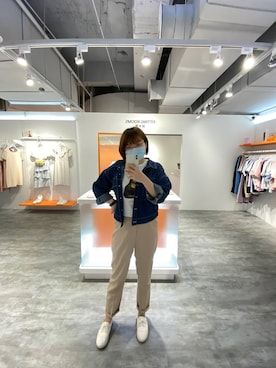 「OB Designのアイテム（デニムジャケット、ブルー系）」を使った、완의정さん（レディース・165cm）の春コーディネート