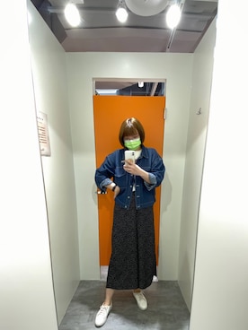 「OB Designのアイテム（デニムジャケット、ブルー系）」を使った、완의정さん（レディース・165cm）の春コーディネート