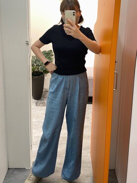 「GU（ジーユー）のアイテム（Tシャツ/カットソー、ブラック系）」を使った、완의정さん（レディース・165cm）の春コーディネート
