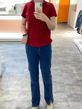「UNIQLO（ユニクロ）のアイテム（Tシャツ/カットソー、レッド系）」を使った、완의정さん（レディース・165cm）の春コーディネート