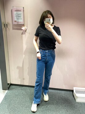 「GU（ジーユー）のアイテム（Tシャツ/カットソー、ブラック系）」を使った、완의정さん（レディース・165cm）の春コーディネート