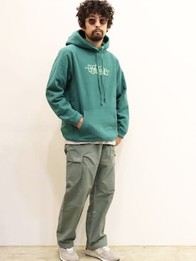 「アイテム（パーカー、グリーン系）」を使った、nakajiさん（メンズ・168cm）の冬コーディネート