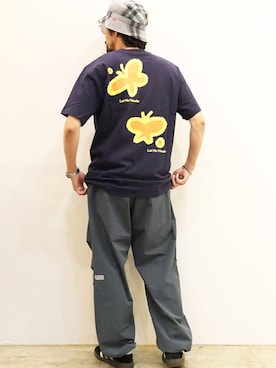 「バックプリント」｜「アイテム（スニーカー）」を使った、nakajiさん（メンズ・168cm）の夏コーディネート