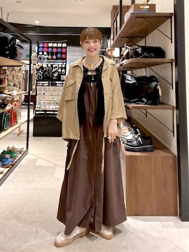 「アイテム（ジャンパースカート）」を使った、みきてぃ24さん（レディース・158cm）の秋コーディネート