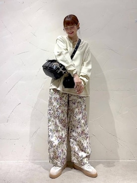 「アイテム（チャーム、イエロー系）」を使った、みきてぃ24さん（レディース・158cm）の春コーディネート