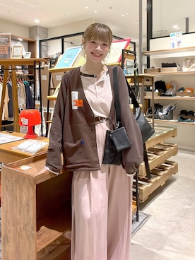 「アイテム（Tシャツ/カットソー、ピンク系）」を使った、みきてぃ24さん（レディース・158cm）の秋コーディネート