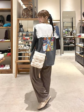 「niko and...（ニコアンド）のベロアクシュイージーパンツ（その他パンツ、ブラウン系）」を使った、みきてぃ24さん（レディース・158cm）の秋コーディネート