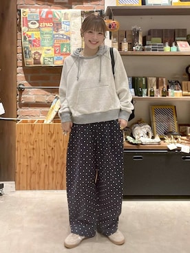 「niko and...（ニコアンド）の[MODE NORM CORE] 裏毛バイカラーパーカー（パーカー、ベージュ系）」を使った、みきてぃ24さん（レディース・158cm）の秋コーディネート