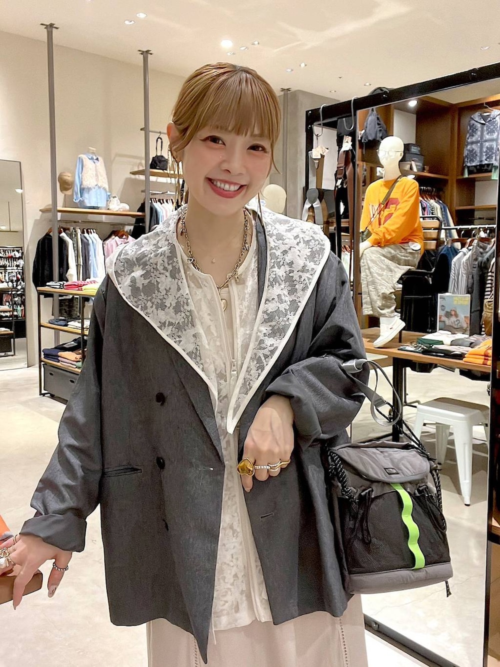 2WAY衿レースビッグジャケットを使った人気ファッションコーディネート