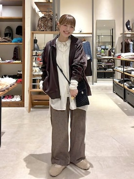 「niko and...（ニコアンド）のベロアクシュイージーパンツ（その他パンツ、ブラウン系）」を使った、みきてぃ24さん（レディース・158cm）の秋コーディネート