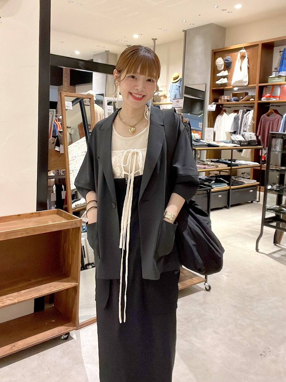 「着痩せ・細見え、体型カバー、ナチュラル、ママコーデ、春コーデ、夏コーデ、カジュアル、niko and ...、淡色コーデ、Over40スタッフ、大人カジュアル、ジャケット、ワントーン、ワンピース、スカート」｜「niko and...の【WILLIAM B.ELIOTT】レーシーラップスカート（スカート、ホワイト系）」を使った、みきてぃ24さん（レディース・158cm）の夏コーディネートの1枚目の写真