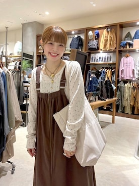 「アイテム（ジャンパースカート）」を使った、みきてぃ24さん（レディース・158cm）の秋コーディネート