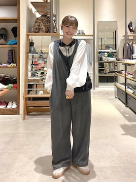 「niko and...（ニコアンド）の巾着コーデュロイショルダーバッグ（ショルダーバッグ、ブラック系）」を使った、みきてぃ24さん（レディース・158cm）の秋コーディネート