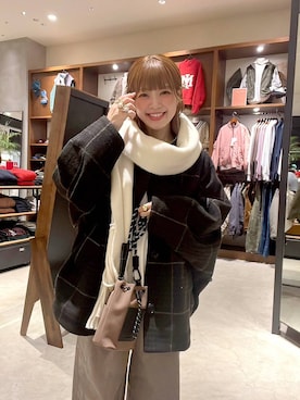 「アイテム（ストール/ショール）」を使った、みきてぃ24さん（レディース・158cm）の冬コーディネート