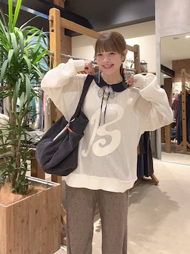 「niko and...（ニコアンド）のベロアクシュイージーパンツ（その他パンツ、ブラウン系）」を使った、みきてぃ24さん（レディース・158cm）の秋コーディネート