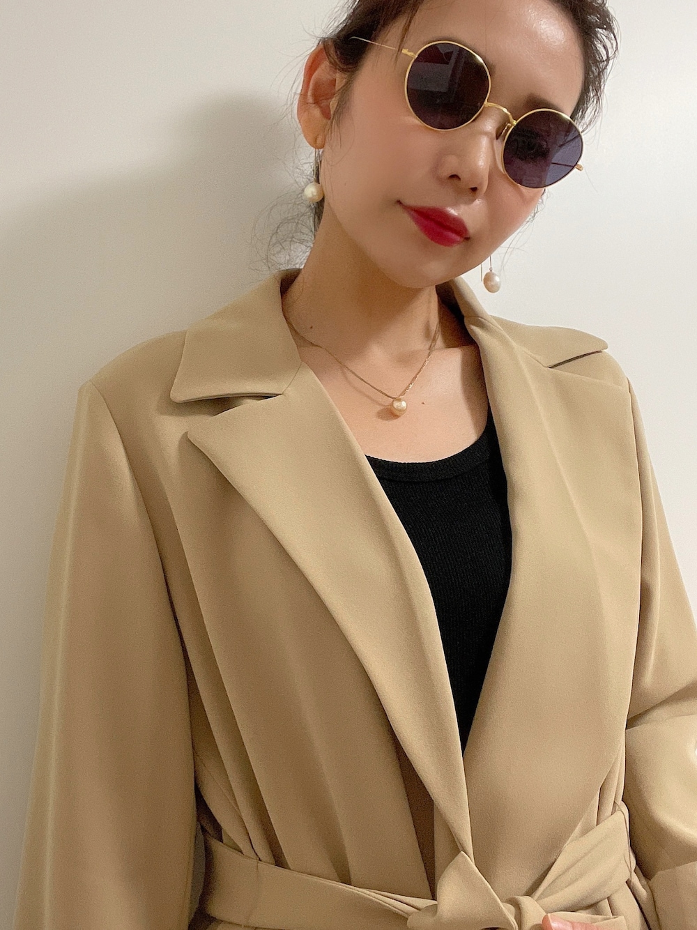 「だから秋服が好き、秋コーデ、シンプル、大人女子、サングラス、10eyevan、クラシカル、一点豪華主義」｜「theoryのアイテム（トレンチコート、ベージュ系）」を使った、shuriさん（レディース・158cm）の秋コーディネートの1枚目の写真