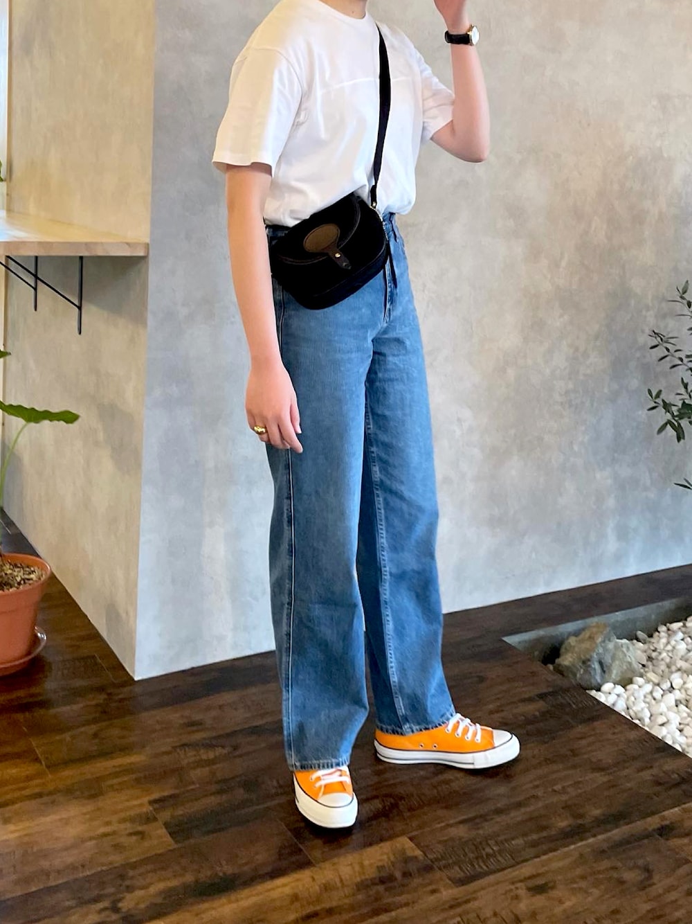 「夏、シンプル、カジュアル、UNIQLO、UNIQLO U、ユニクロ、ユニクロコーデ、コンバース、CT70s、ct70、BRADY、ブレディ、プチプラ、プチプラコーデ」｜「HANESのHANES(ヘインズ) / BEEFY ビーフィー クルーネック 半袖 Tシャツ（Tシャツ/カットソー、ホワイト系）」を使った、a_code7さん（レディース・172cm）の夏コーディネートの1枚目の写真