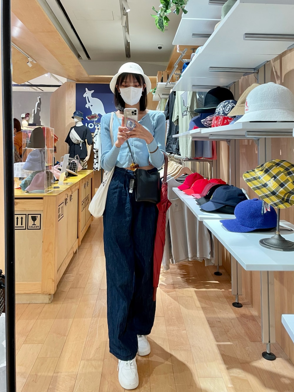 「ootd、夏、休閒、基礎款、Taobao、nike、漁夫帽」｜「KANGOLの【KANGOL】Bermuda Casual/【カンゴール】バミューダ カジュアル メトロ ハット（ハット、グレー系）」を使った、W.tmyさん（レディース・170cm）の夏コーディネートの1枚目の写真